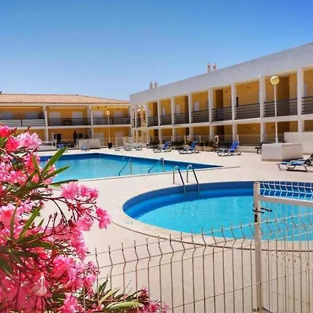 Penthouse With Private Rooftop & Seaview *