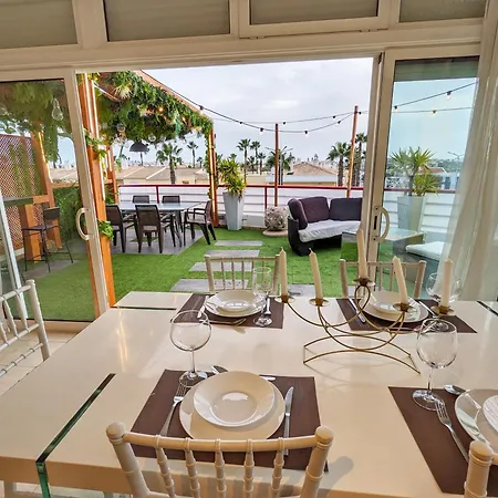 Penthouse With Private Rooftop & Seaview Apartament