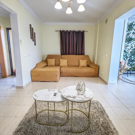 Penthouse With Private Rooftop & Seaview Apartament *