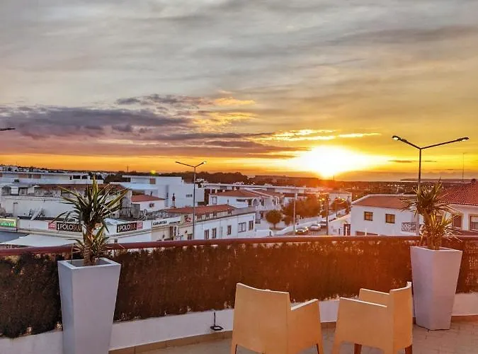 Penthouse With Private Rooftop & Seaview Daire Guia (Faro)