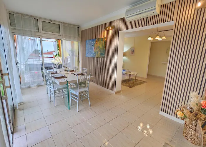 Penthouse With Private Rooftop & Seaview Daire Guia (Faro)