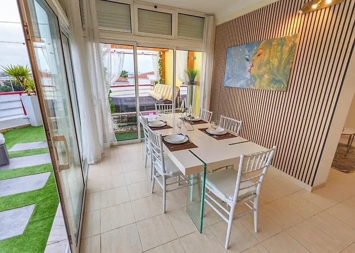 Daire Penthouse With Private Rooftop & Seaview Guia (Faro)