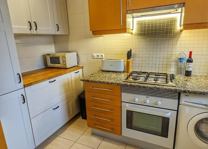 Penthouse With Private Rooftop & Seaview Daire
