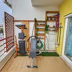 Penthouse With Private Rooftop & Seaview Lägenhet *