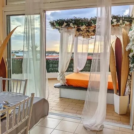 Penthouse With Rooftop & Seaview *