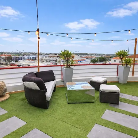 Penthouse With Private Rooftop & Seaview Appartamento Guia (Faro)