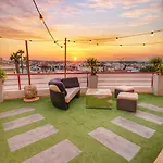 Apartment Penthouse With Private Rooftop & Seaview *