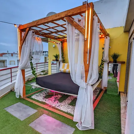 Apartamento Penthouse With Private Rooftop & Seaview